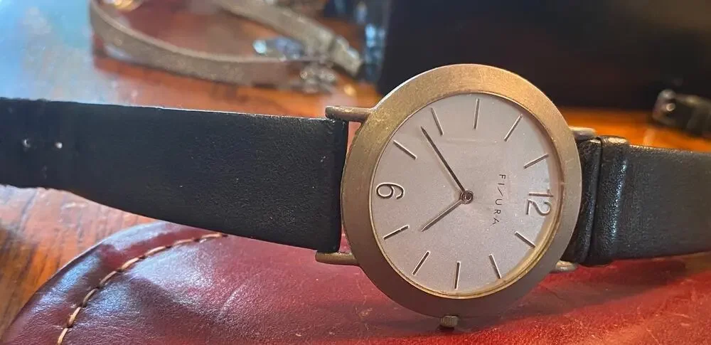 RARE VTG Brushed Metal Tone 37mm Fisura Watch, Black deBeer Europa Band